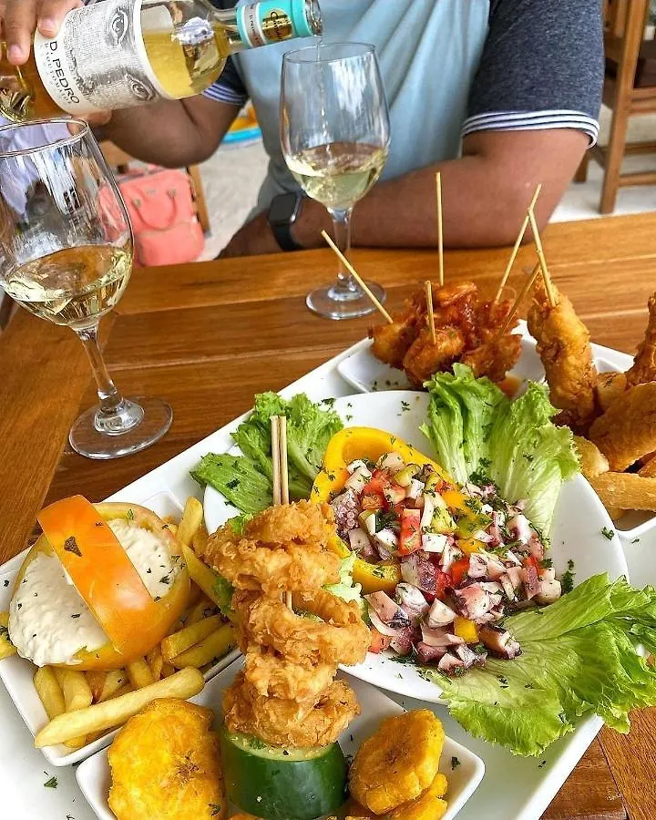 Triton Hotel Boutique & Restaurant غواياكانيس