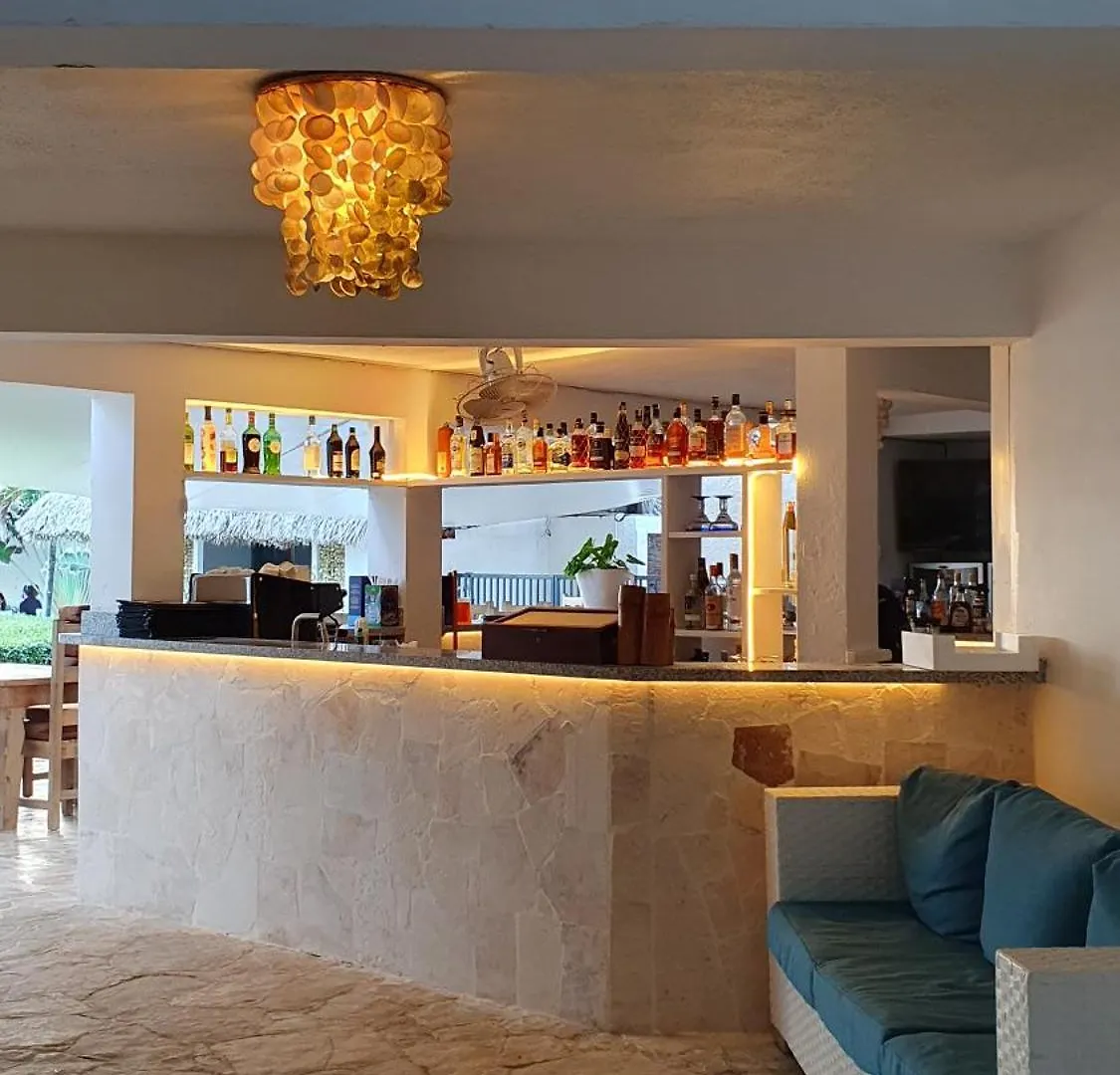 Triton Hotel Boutique & Restaurant غواياكانيس 4*,